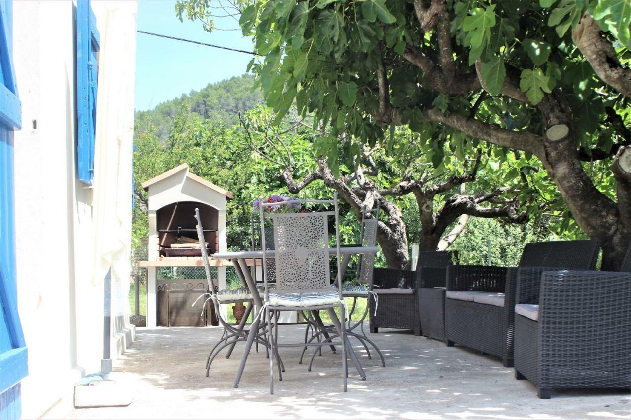 Cottage Provencal Belgentier Exterior photo